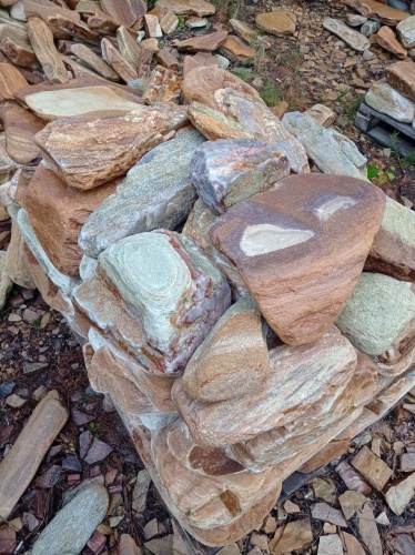 Златолит жёлтый, жёлто-зелёный глыбки и валуны для ланшафтного дизайна купить в Белорецке