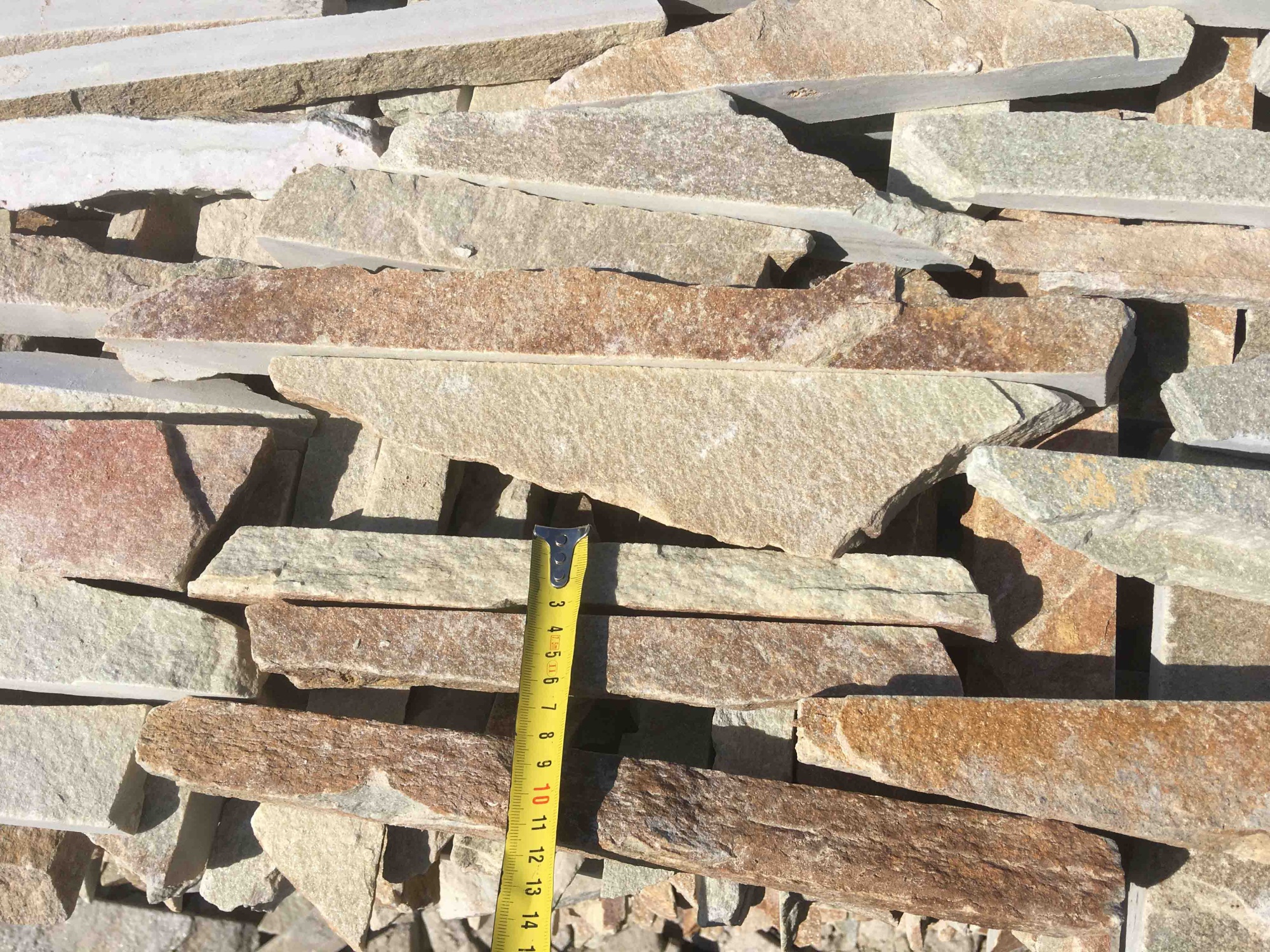 Горбушка златолит золотистый для облицовки купить в Белорецке