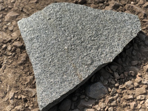 Плитняк златолит Уральский для цоколя, отмостки купить в Белорецке