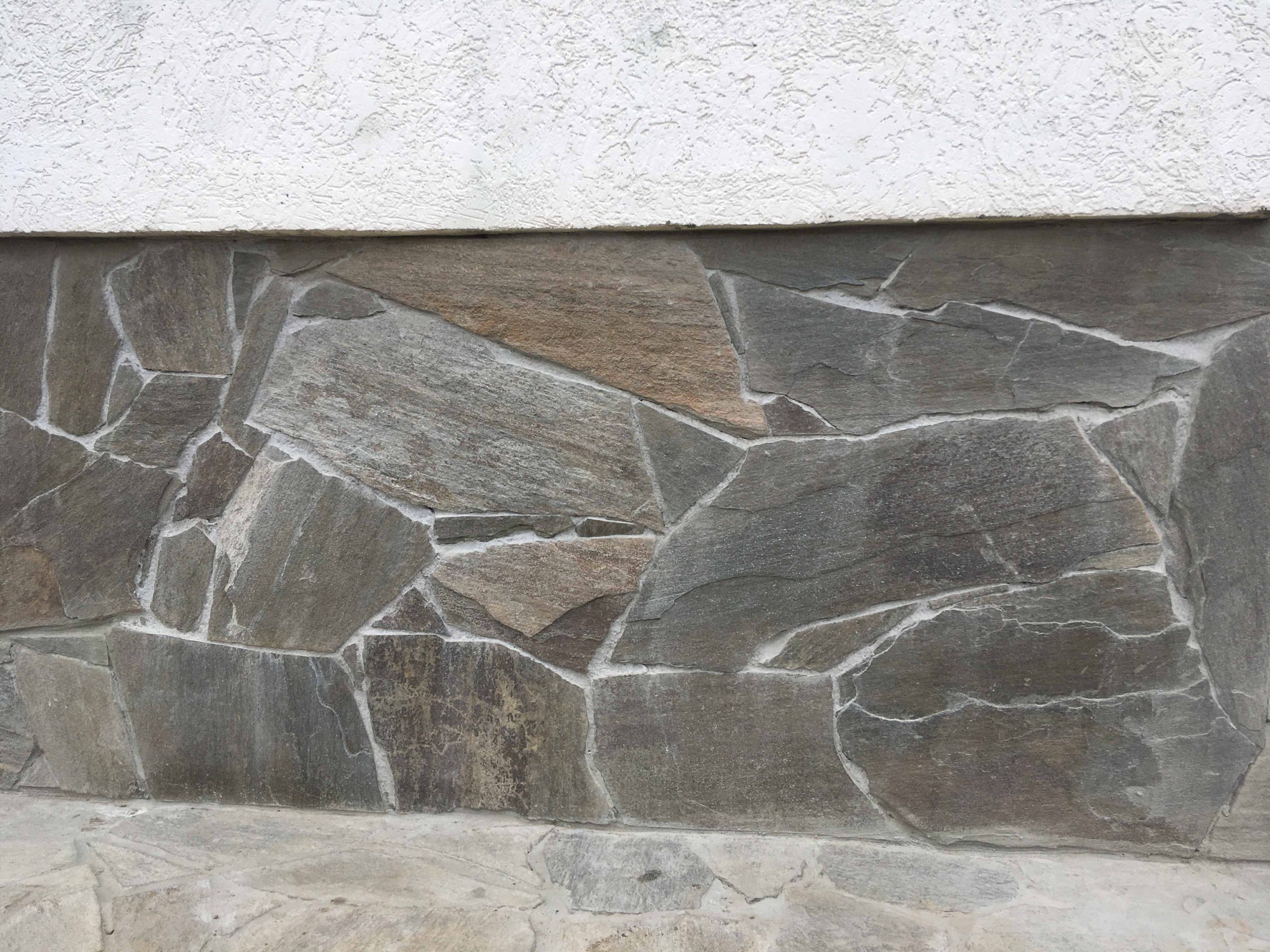 Плитняк златолит Уральский для цоколя, отмостки купить в Белорецке