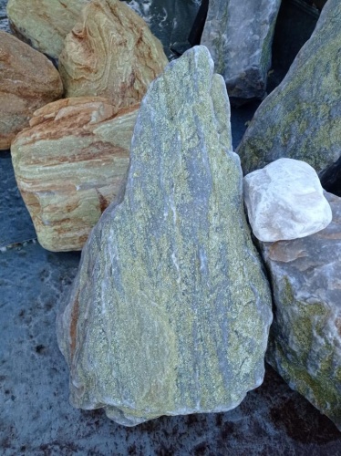 Златолит жёлтый, жёлто-зелёный глыбки и валуны для ланшафтного дизайна купить в Белорецке