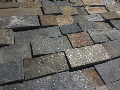 Плитка пилёная златолит Уральский для цоколя, отмостки купить в Белорецке