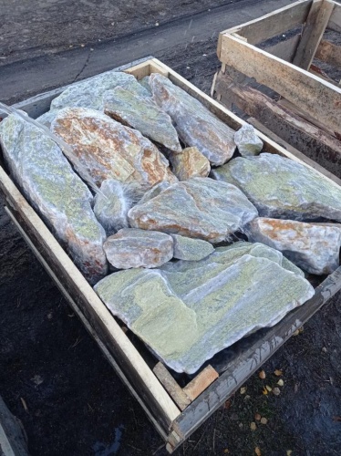Златолит жёлтый, жёлто-зелёный глыбки и валуны для ланшафтного дизайна купить в Белорецке