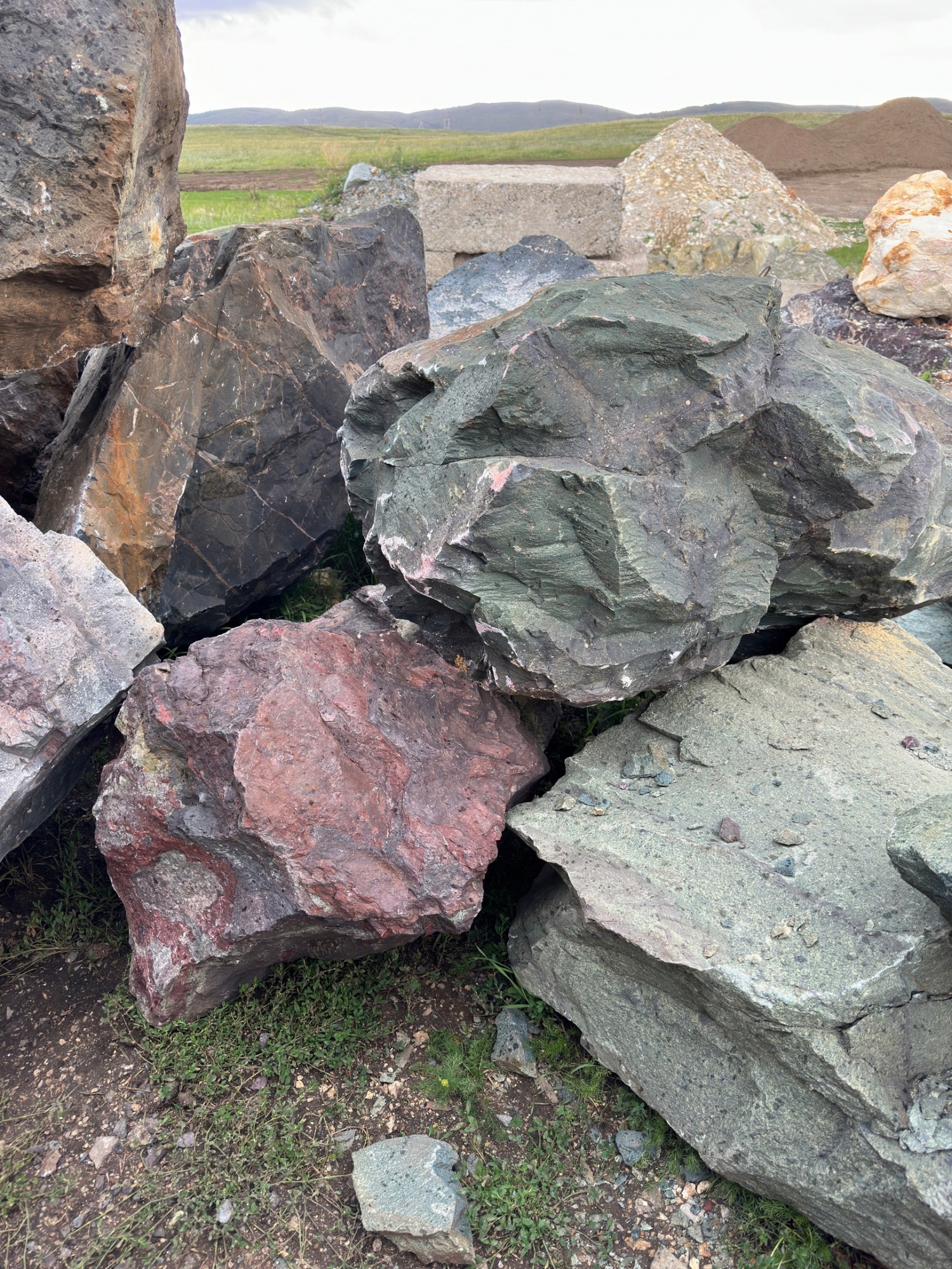 Камни для ландшафтного дизайна зелёные 10-60 килограмм купить в Белорецке