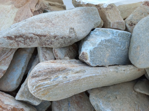 Златолит жёлтый, жёлто-зелёный глыбки и валуны для ланшафтного дизайна купить в Белорецке