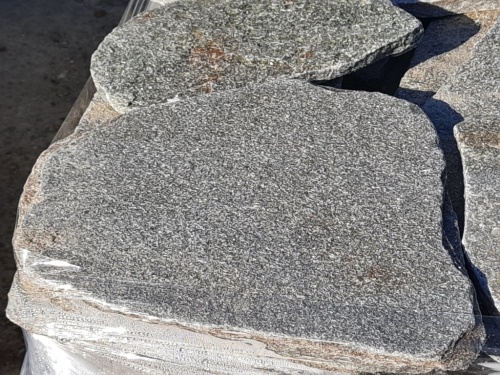 Златолит серебристый галтованный для лестниц купить в Белорецке