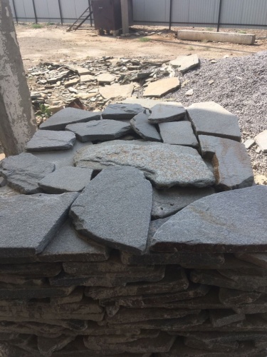 Златолит серебристый галтованный для лестниц купить в Белорецке